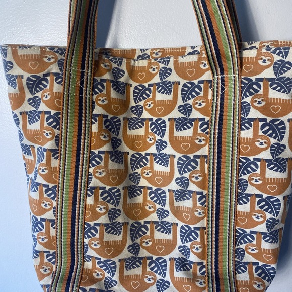 BUNGALOW 360 LARGE SLOTH TOTE GENTLY USED CONDITION - Picture 8 of 10